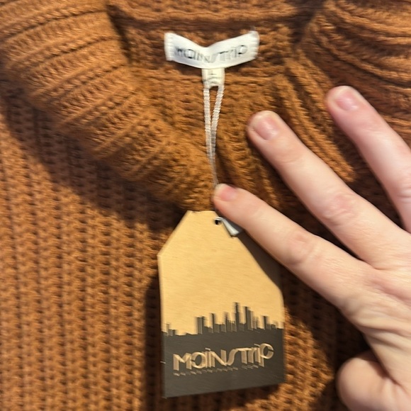 Main strip Pancho Sweater with Arm Holes NWT - Picture 5 of 5